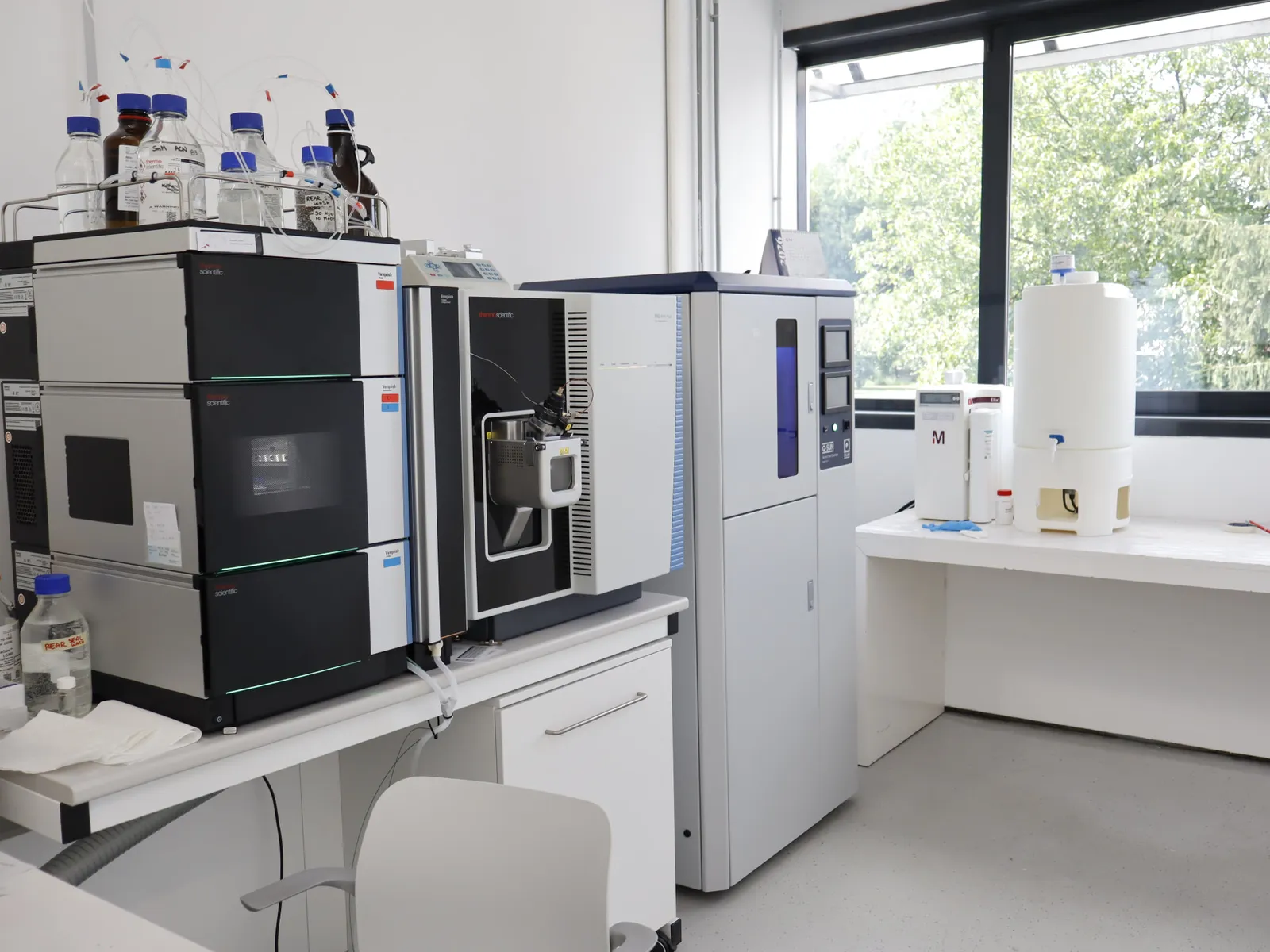 UHPLC & Xenotest